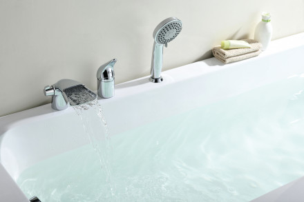 Lemark Poseidon LM4245Cсмеситель на борт ванны