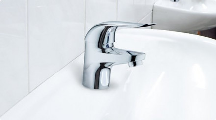 Grohe Euroeco 23262000 смеситель для раковины