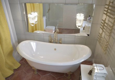 Aquastone Лиона 190 ножки Ванна из искусственного камня (хром)