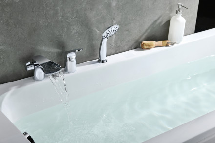 Lemark Shift LM4345Cсмеситель на борт ванны
