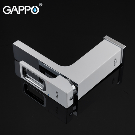 Gappo G1017-1 Смеситель для раковины с гигиенической лейкой